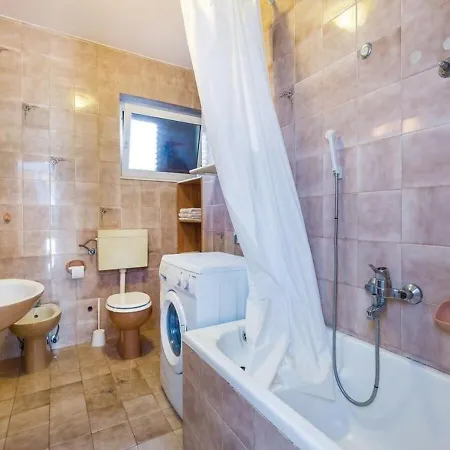 Apartment Dari *